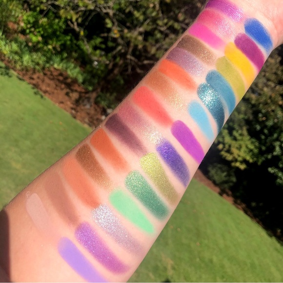 NEW IN BOX💜MIKAYLA X GLAMLITE PALETTE, LIMITED EDITION, SOLD OUT ON GLAMLITE! - Picture 5 of 12